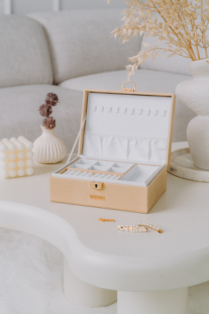 A jewelry box made of eco-leather PTN SZK-04A Cream