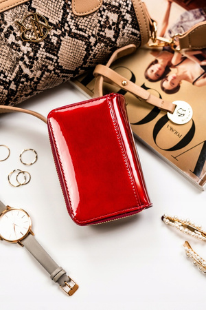 Portfel damski z lakierowanej skóry naturalnej PTN PH31-1-SH Red