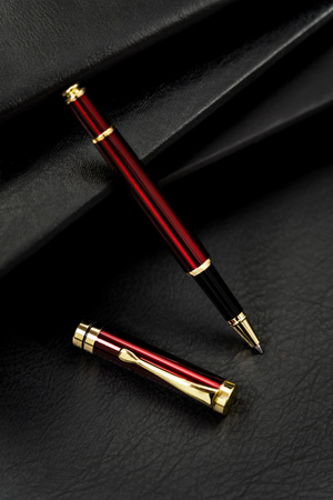 Elegant Pen in a Gift Box by Peterson PTN 339 Red