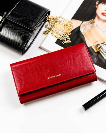 A gift set in a decorative box: wallet, pen, and keychain PTN ZD29 Peterson 