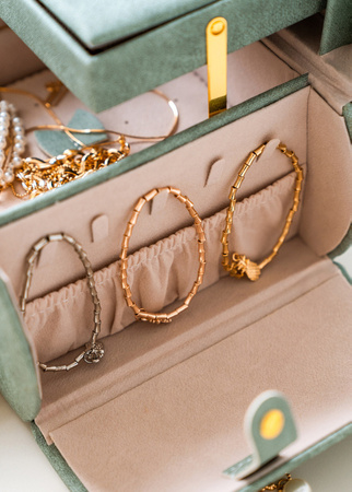 Green Jewelry Box with Flower Decoration Peterson PTN SZK-01