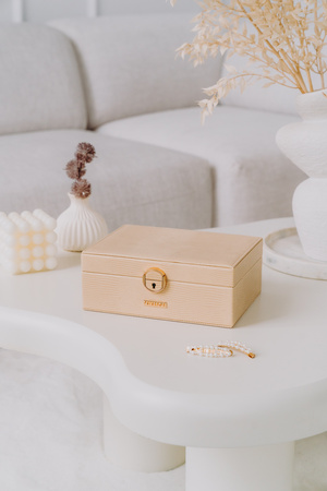 A jewelry box made of eco-leather PTN SZK-04A Cream