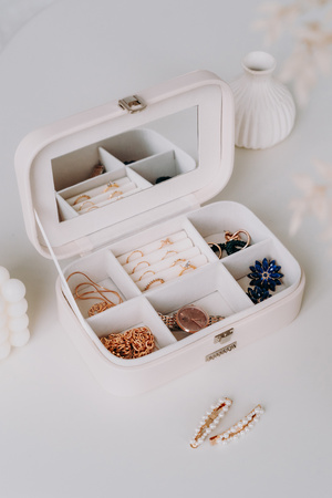 Szkatułka na biżuterię ze skóry ekologicznej PTN SZK-05 Cream