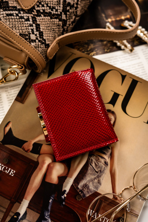 Portfel damski z tłoczonej naturalnej skóry lakierowanej PETERSON PTN 42329-DSL Red