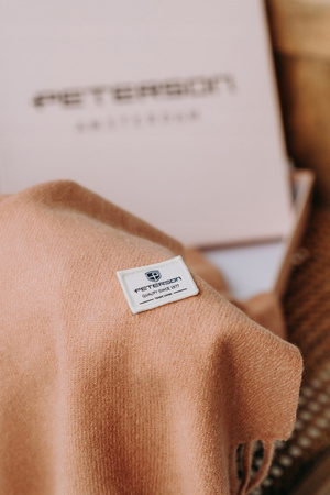 Duży szalik damski zapakowany w pudełko Peterson PTN SPV73 Dark Yellow