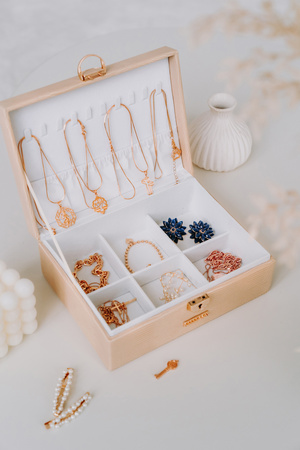 A jewelry box made of eco-leather PTN SZK-04A Cream